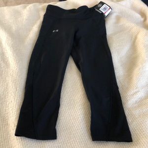 NWT Under Armour women’s black leggings